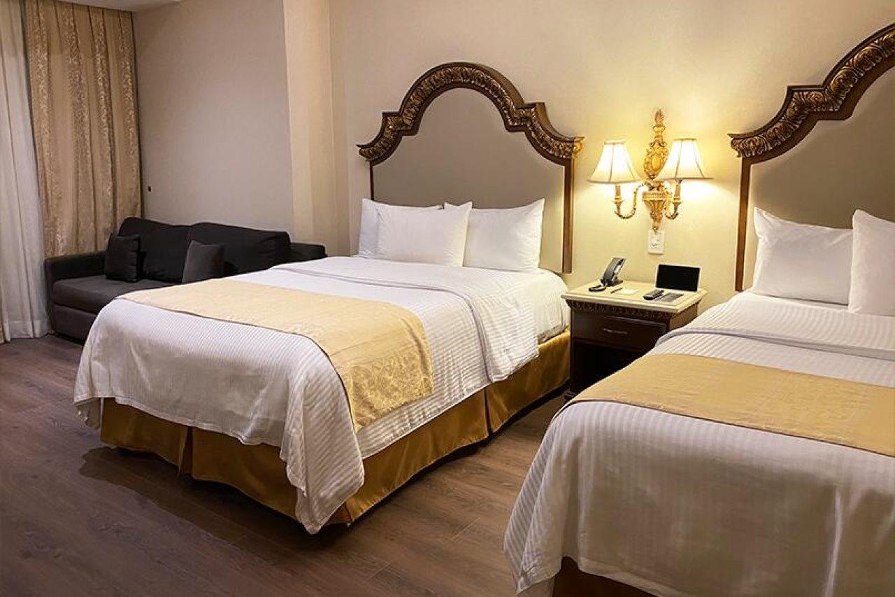 Safi Royal Luxury Valle San Pedro Garza Garcia Luaran gambar A room at the hotel