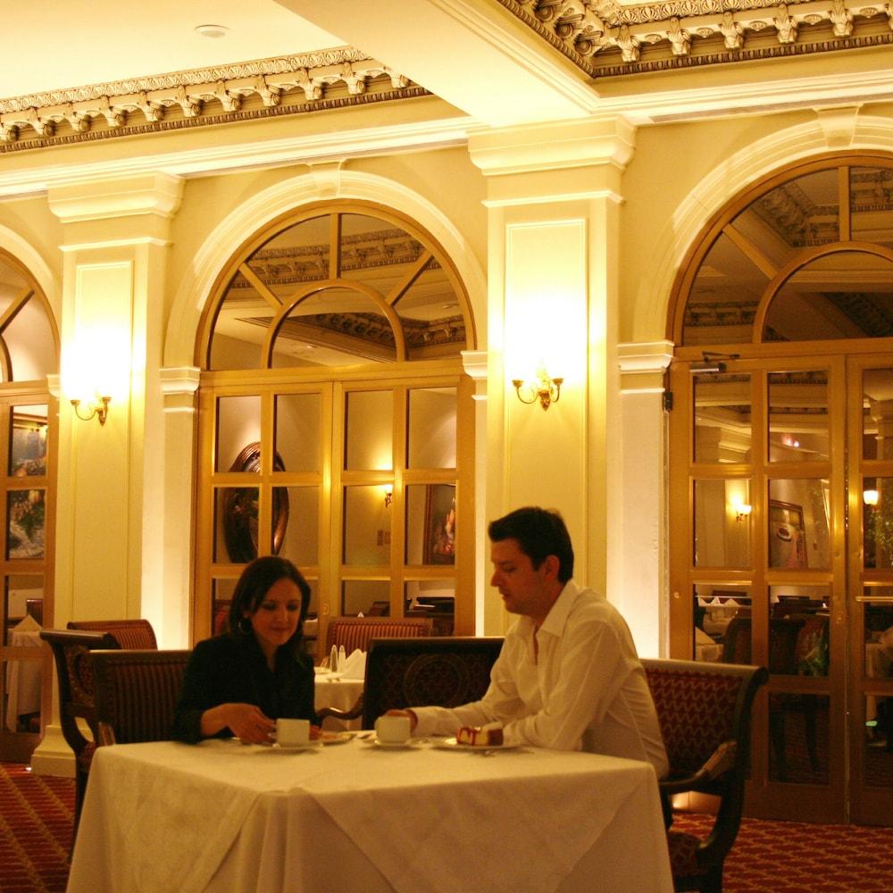 Safi Royal Luxury Valle San Pedro Garza Garcia Luaran gambar Interior of the restaurant