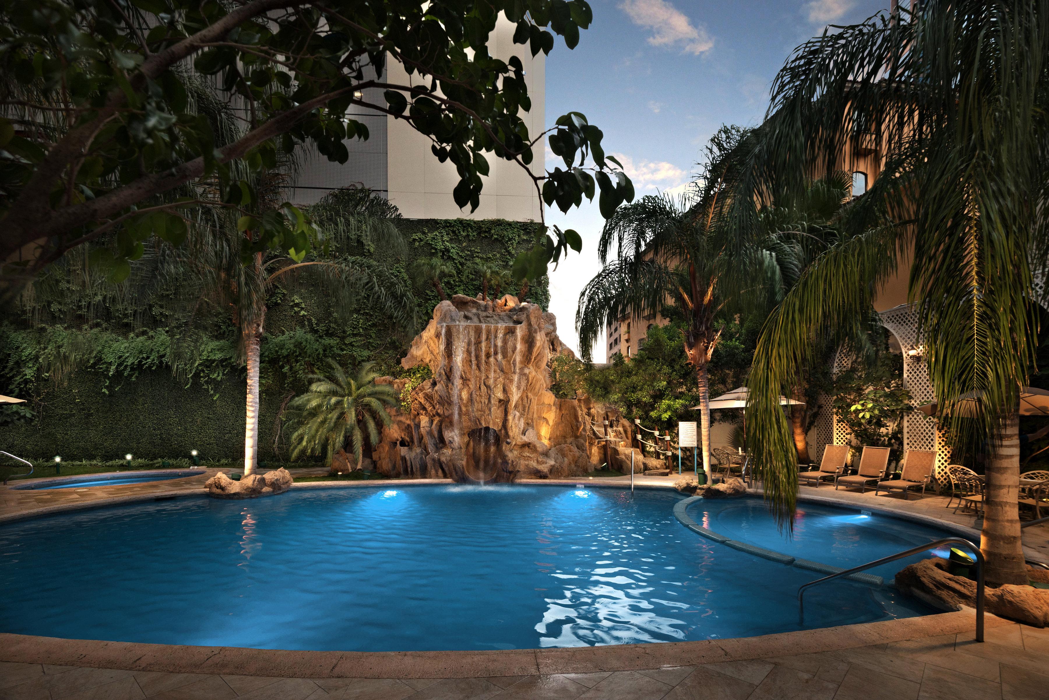 Safi Royal Luxury Valle San Pedro Garza Garcia Luaran gambar The pool at the hotel