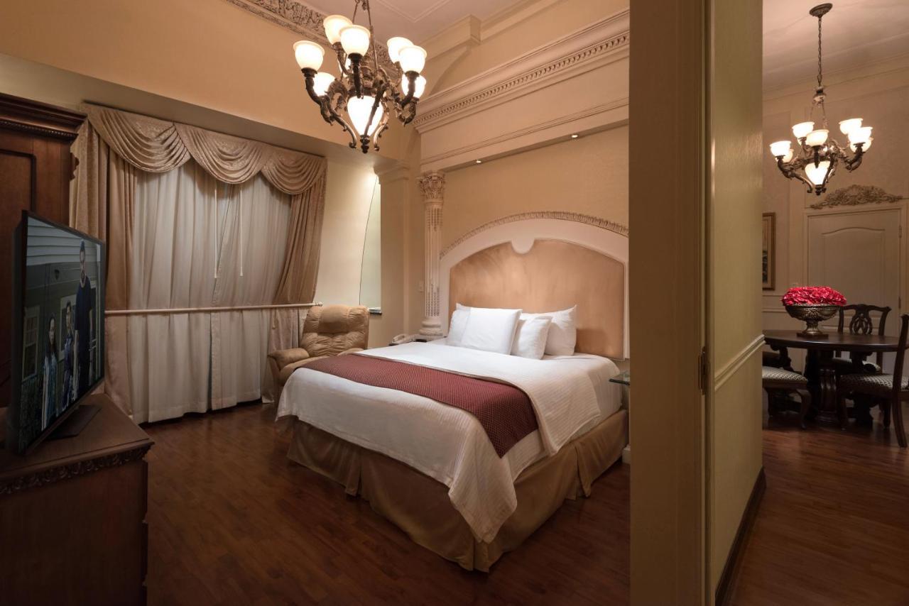 Safi Royal Luxury Valle San Pedro Garza Garcia Luaran gambar A bedroom at the hotel
