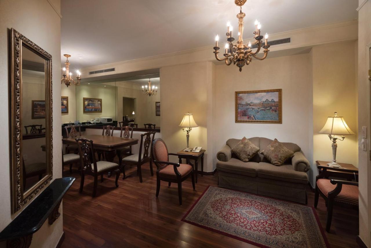 Safi Royal Luxury Valle San Pedro Garza Garcia Luaran gambar A suite at the Grand Hotel
