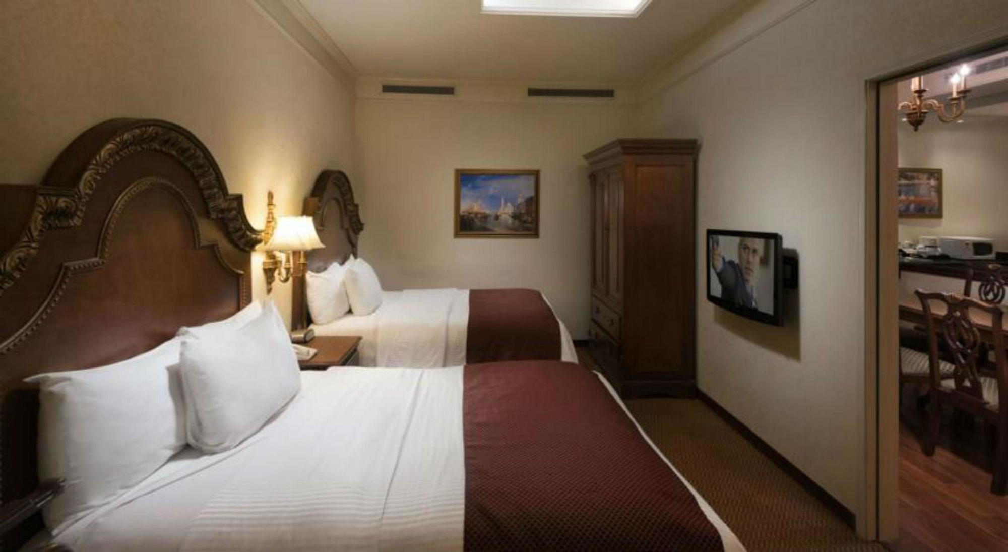Safi Royal Luxury Valle San Pedro Garza Garcia Luaran gambar A room at the hotel