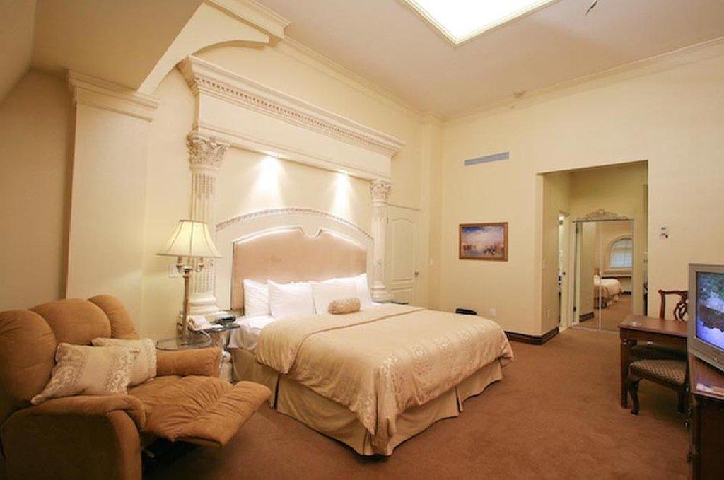Safi Royal Luxury Valle San Pedro Garza Garcia Bilik gambar A bedroom at the hotel
